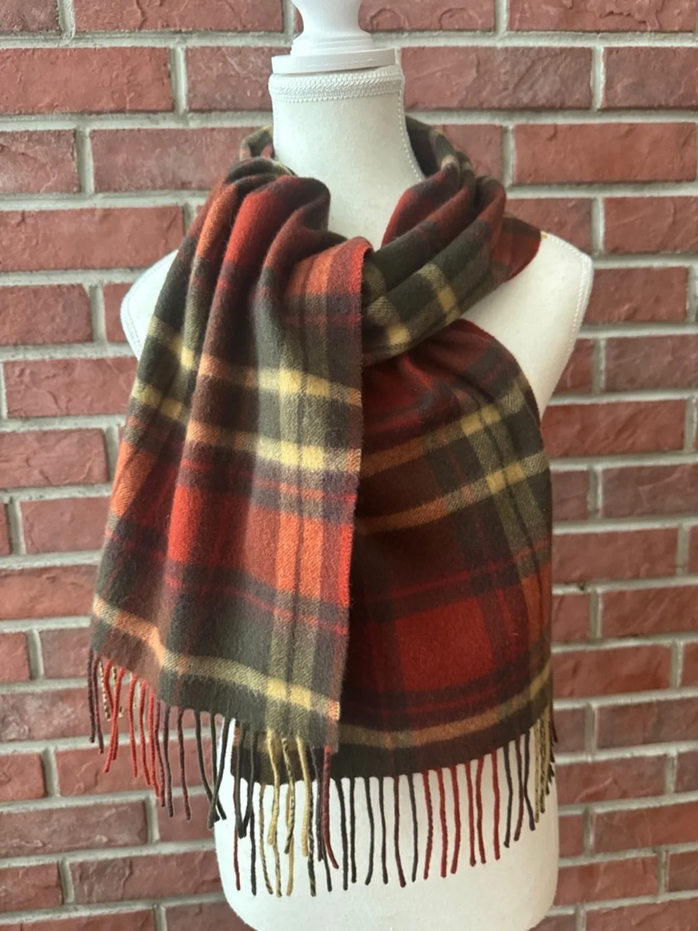 Macy’s Club Room 100% Cashmere Plaid Fringed Men's Scarf 11”x66” NEW